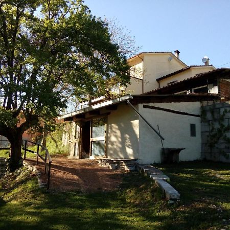 Bed & Breakfast Sentiero 54 Cantiano Bagian luar foto