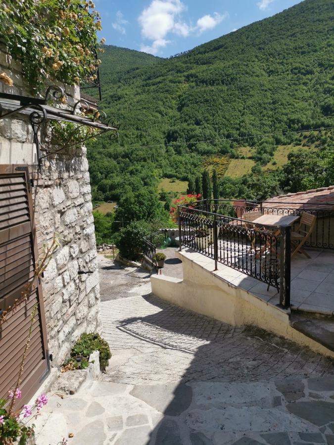 Bed & Breakfast Sentiero 54 Cantiano Bagian luar foto