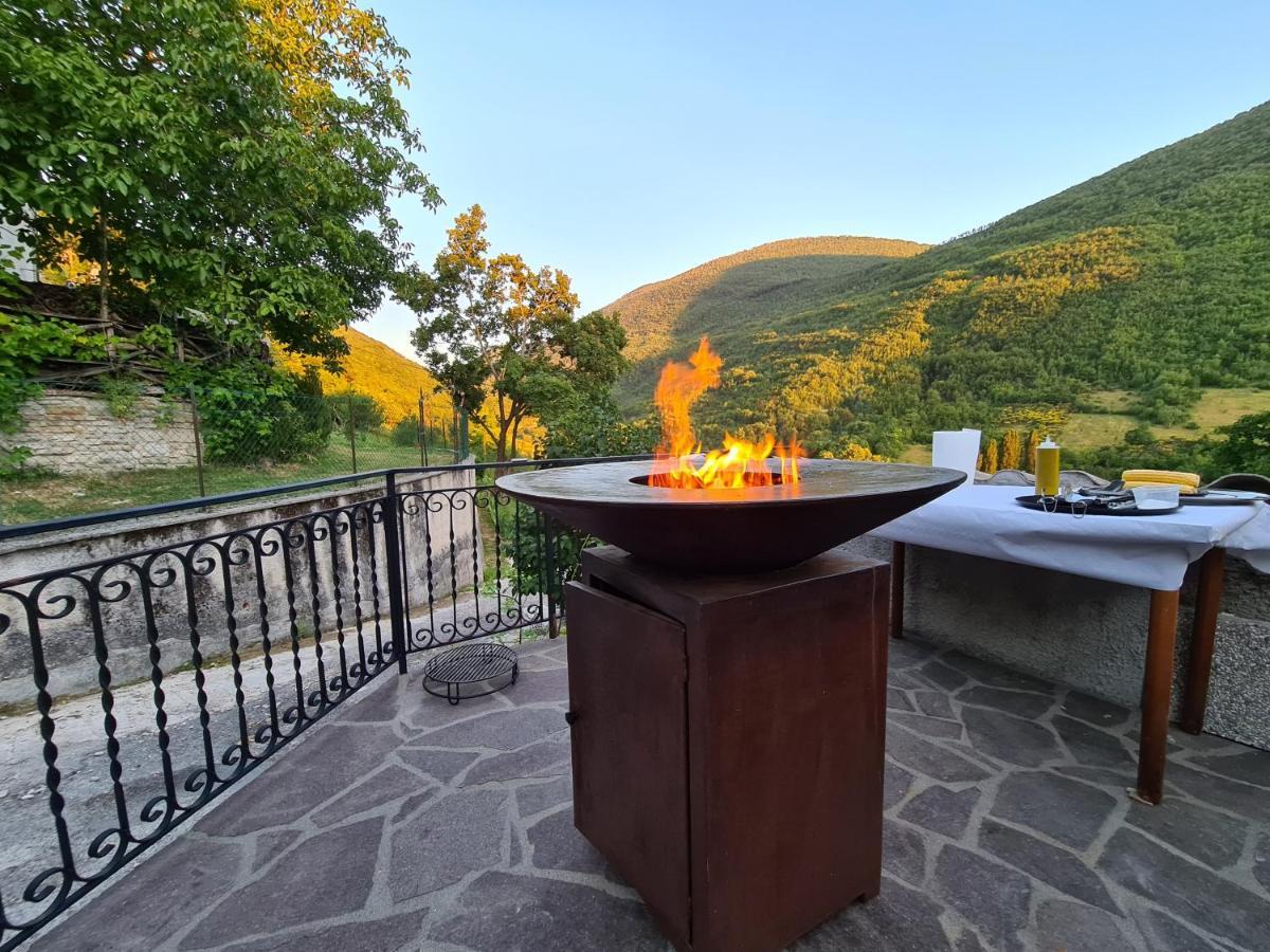Bed & Breakfast Sentiero 54 Cantiano Bagian luar foto
