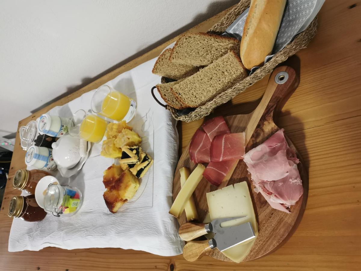 Bed & Breakfast Sentiero 54 Cantiano Bagian luar foto